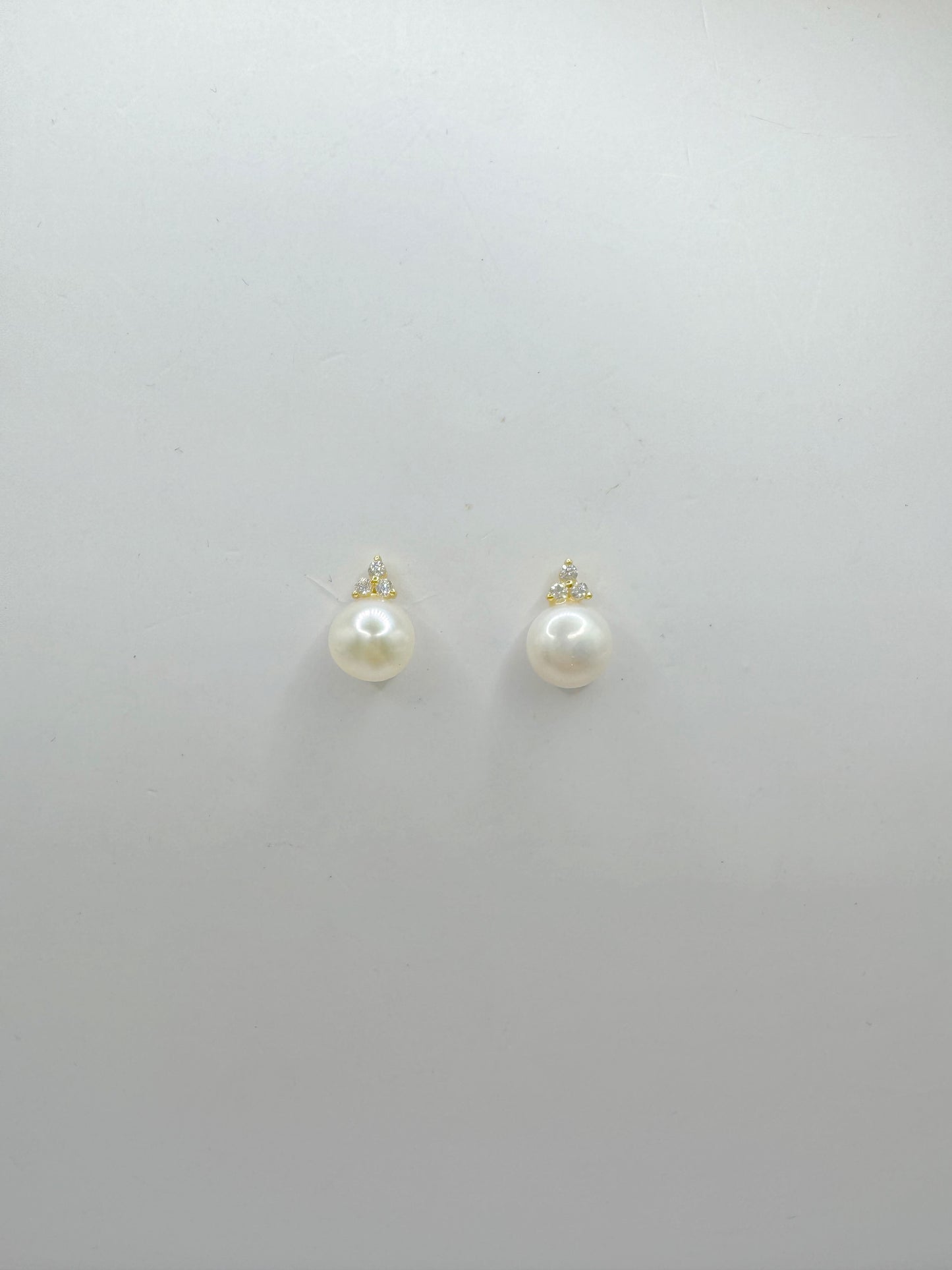 Pearl studs with zirconia