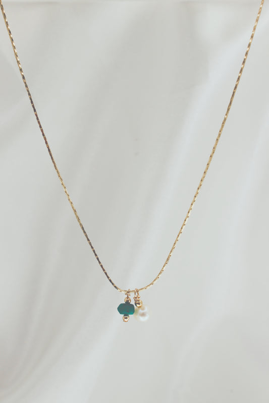 Eme dainty necklace