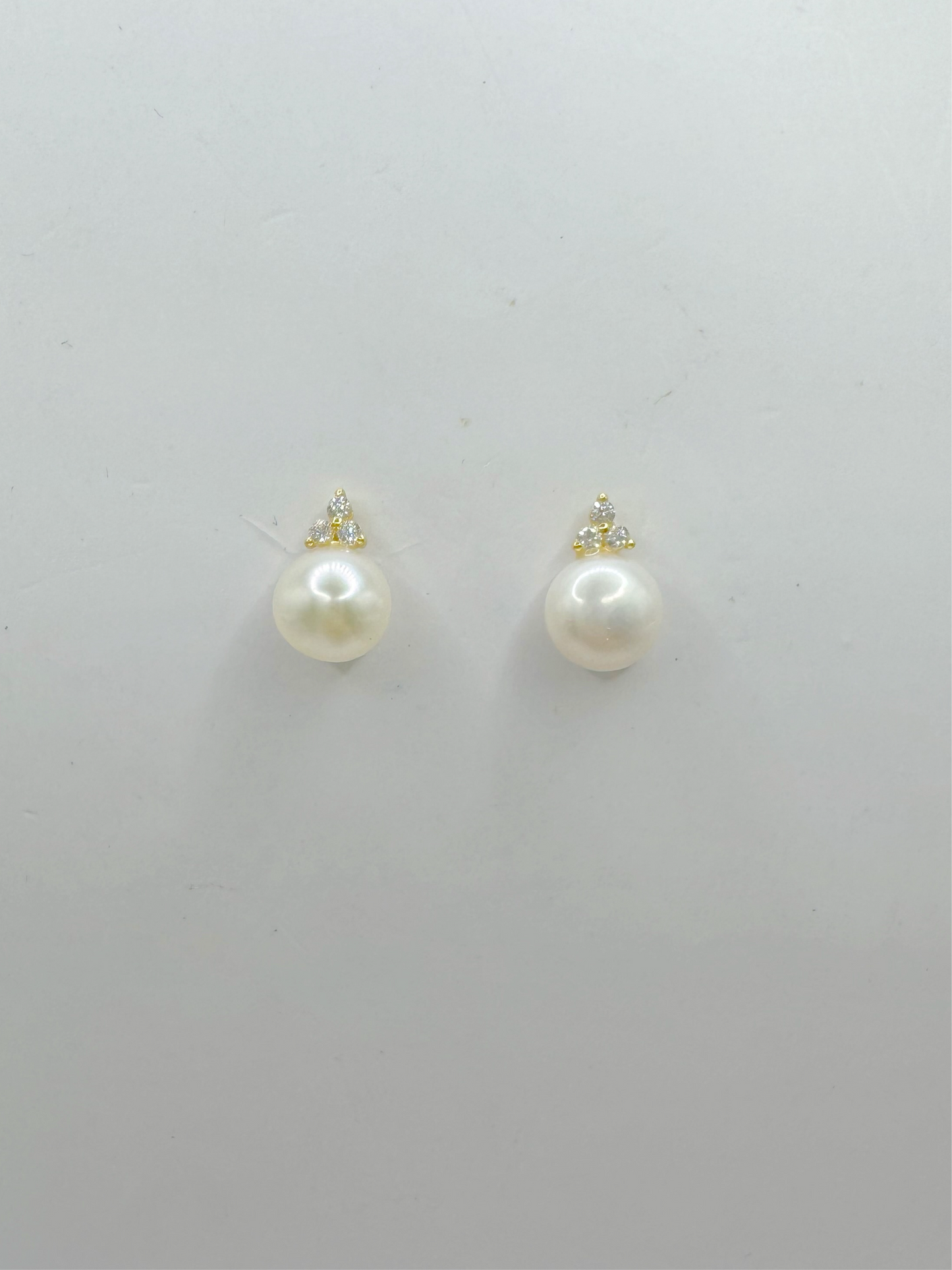 Pearl studs with zirconia