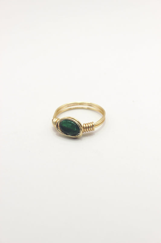 Oval onyx ring