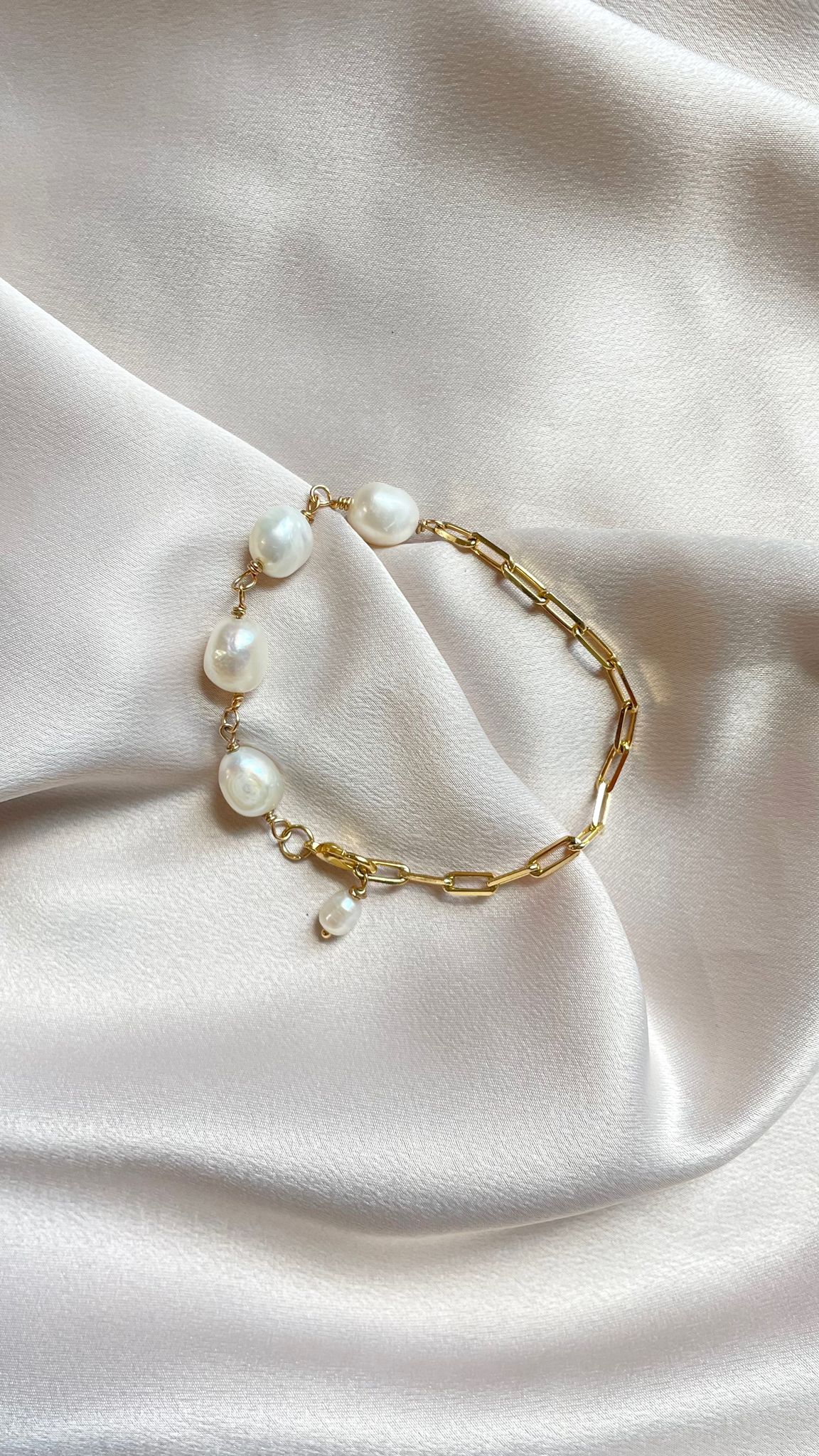 kali pearl bracelet